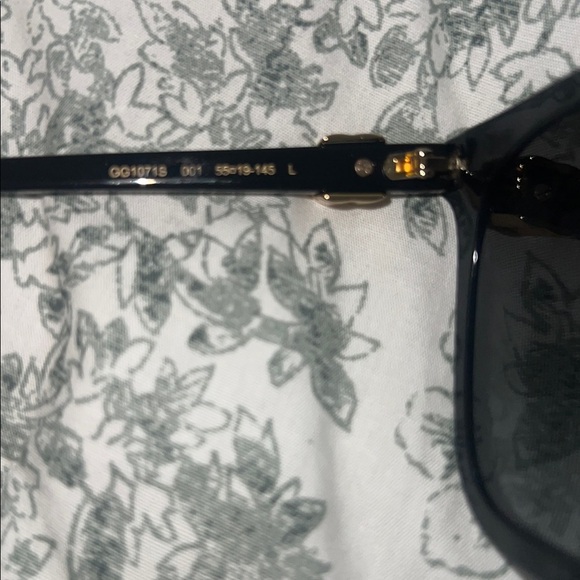 Gucci Black and Gold Sunglasses - Picture 5 of 8